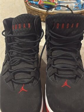 Nike Jordan Max Aura